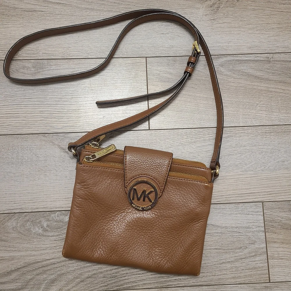 Michael Kors Womens Crossbody Bag Purse Small Acorn Brown Pebble Leather 8”x6”